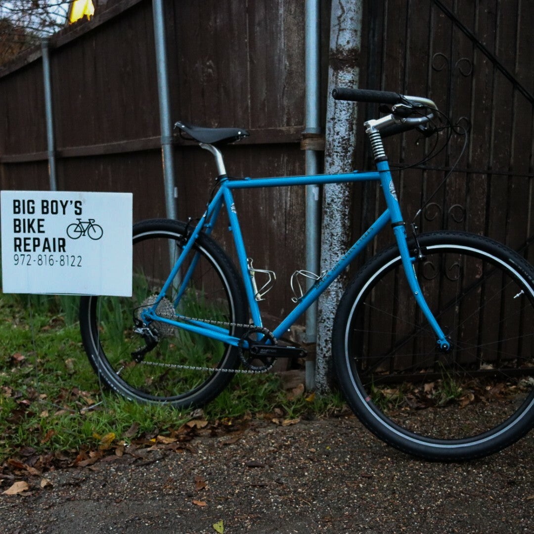 1.496 Bike Repair Boy Bilder und Fotos - Getty Images